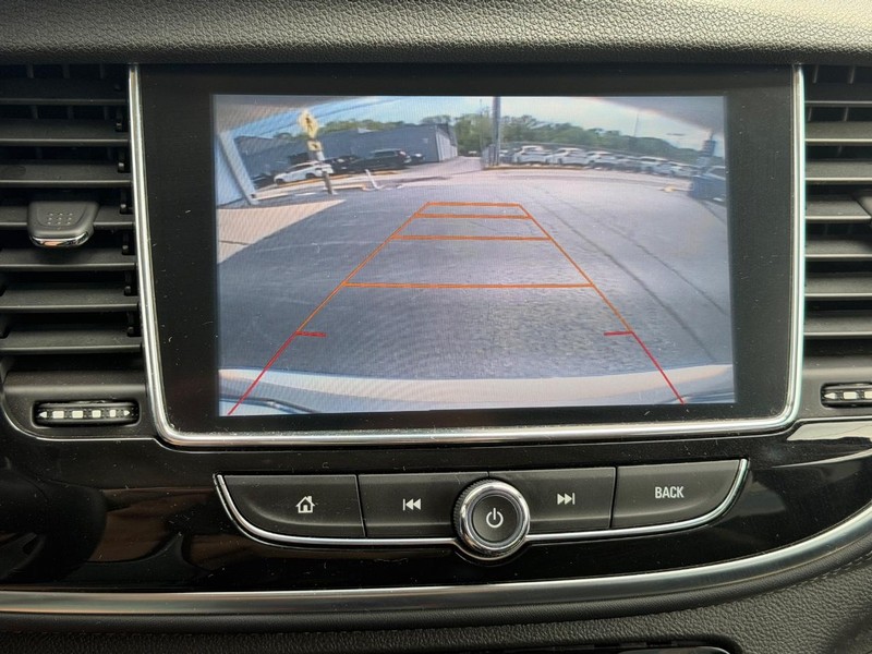 Buick Encore Vehicle Full-screen Gallery Image 21