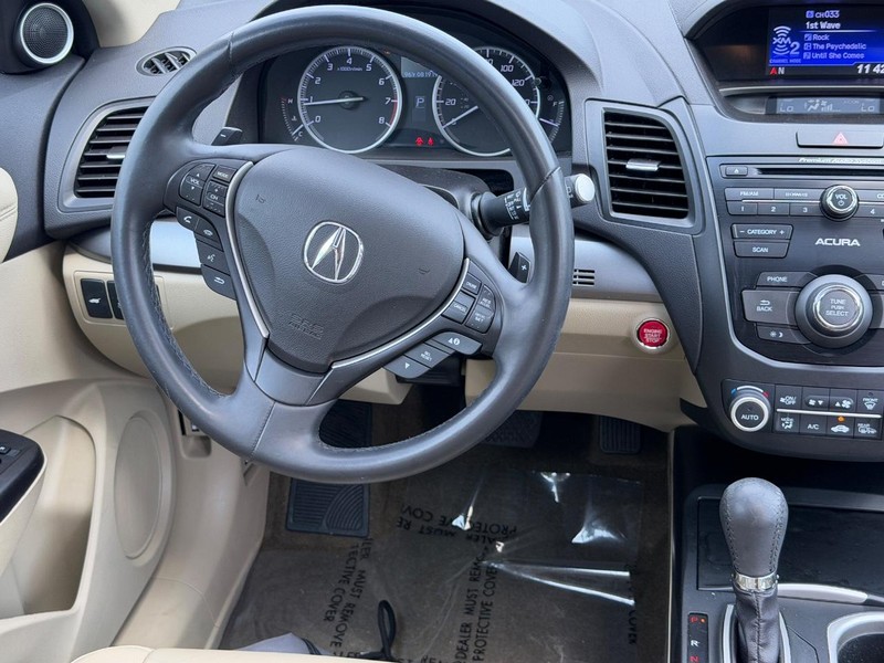Acura RDX Vehicle Full-screen Gallery Image 12