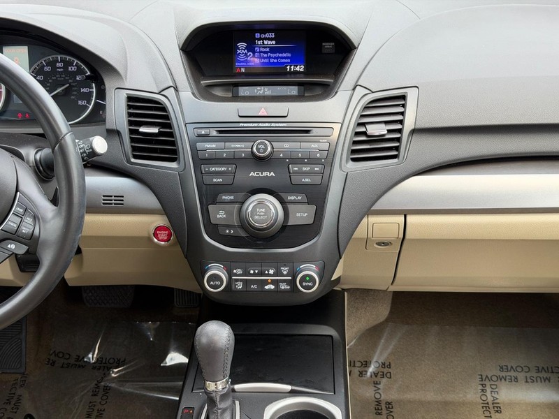 Acura RDX Vehicle Full-screen Gallery Image 13