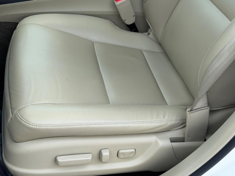 Acura RDX Vehicle Full-screen Gallery Image 24