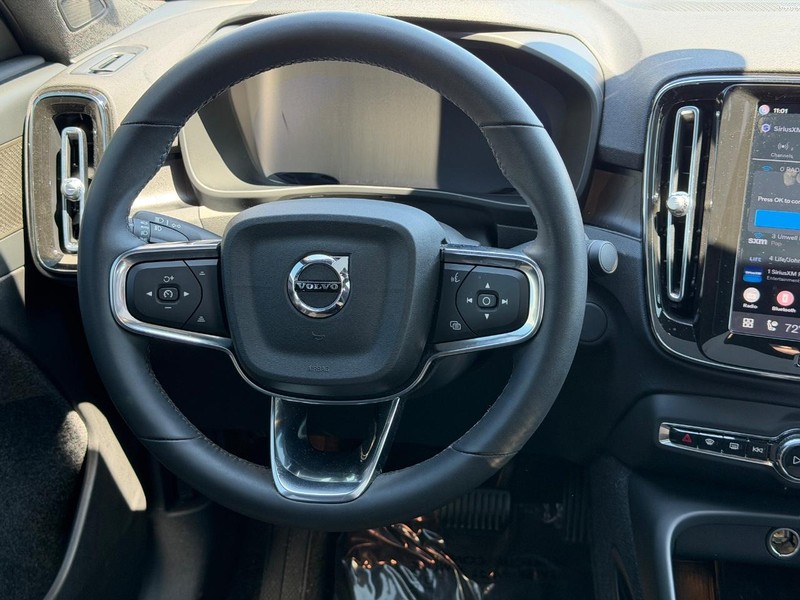 Volvo C40 Recharge Pure Electric Vehicle Full-screen Gallery Image 12