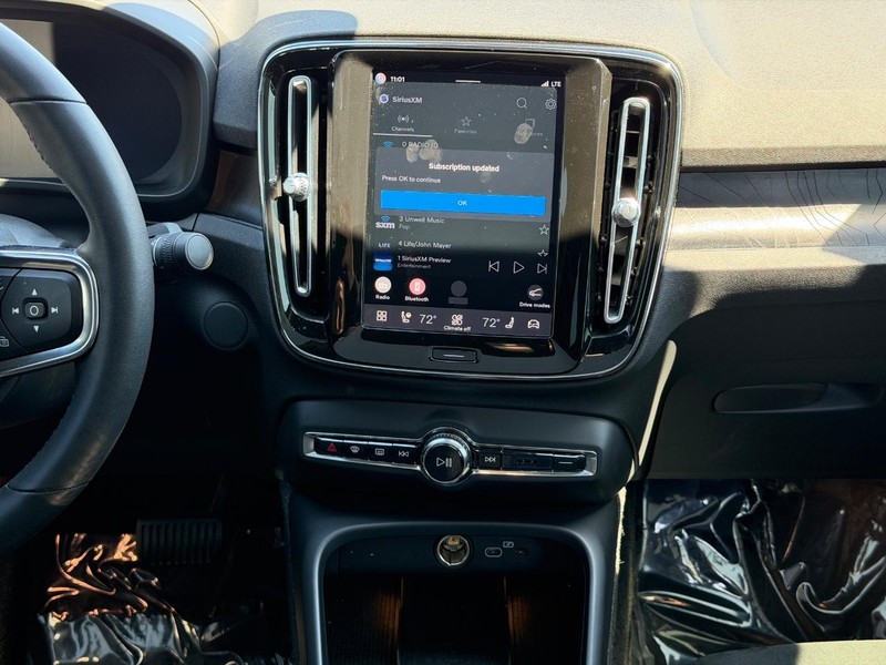 Volvo C40 Recharge Pure Electric Vehicle Full-screen Gallery Image 13