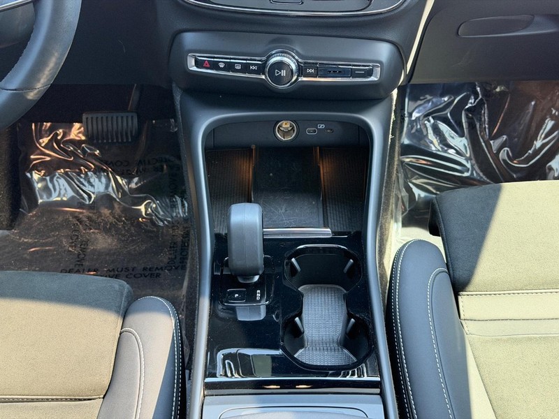 Volvo C40 Recharge Pure Electric Vehicle Full-screen Gallery Image 14