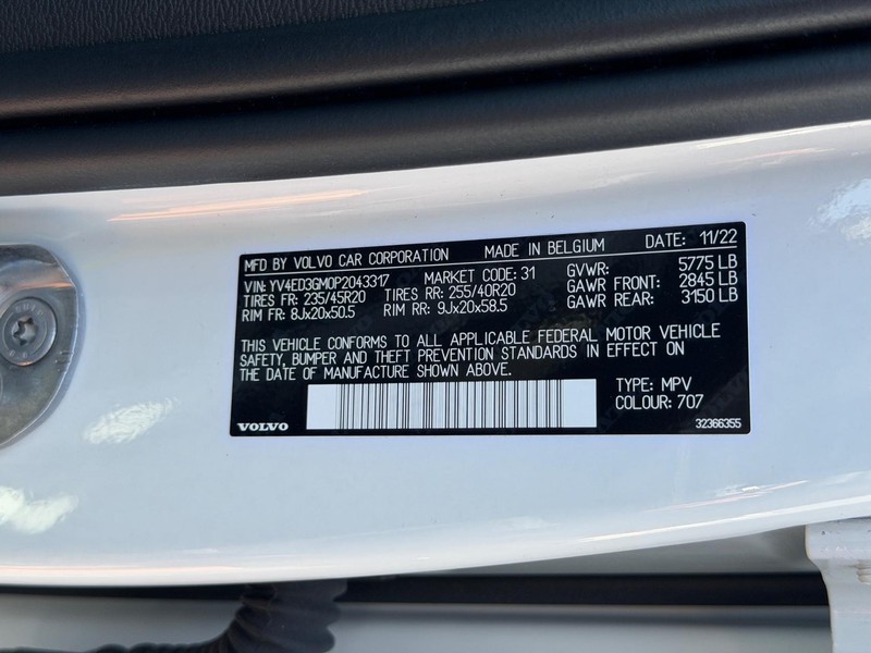 Volvo C40 Recharge Pure Electric Vehicle Full-screen Gallery Image 23