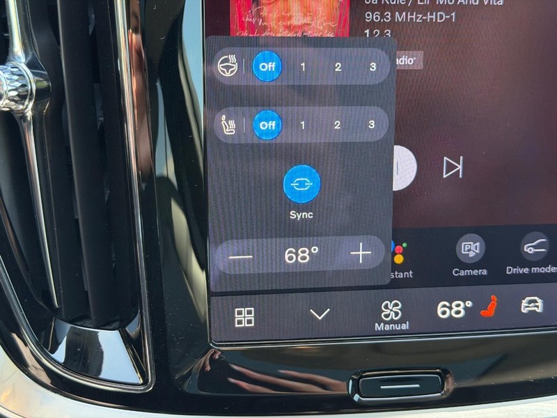 Volvo V60 Cross Country Vehicle Full-screen Gallery Image 19