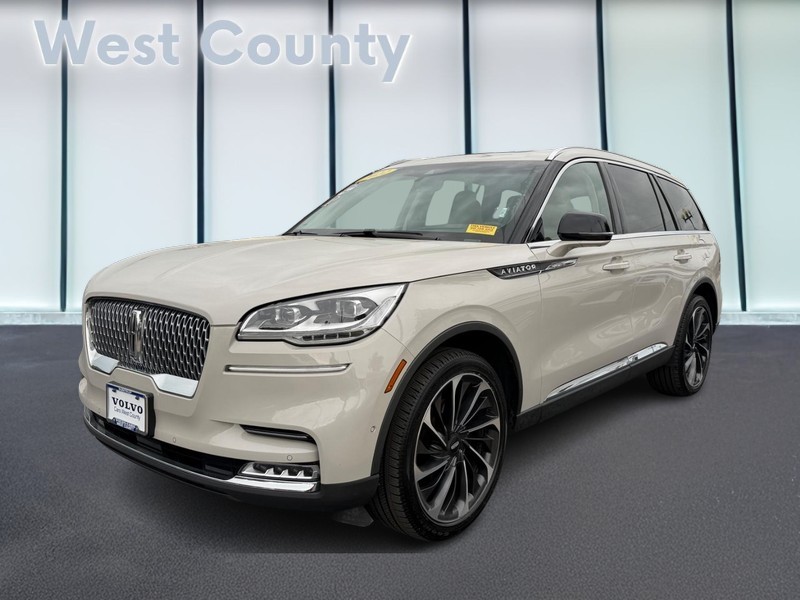 Lincoln Aviator Vehicle Full-screen Gallery Image 08