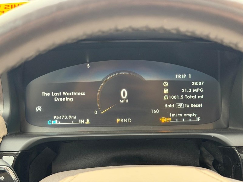 Lincoln Aviator Vehicle Full-screen Gallery Image 21