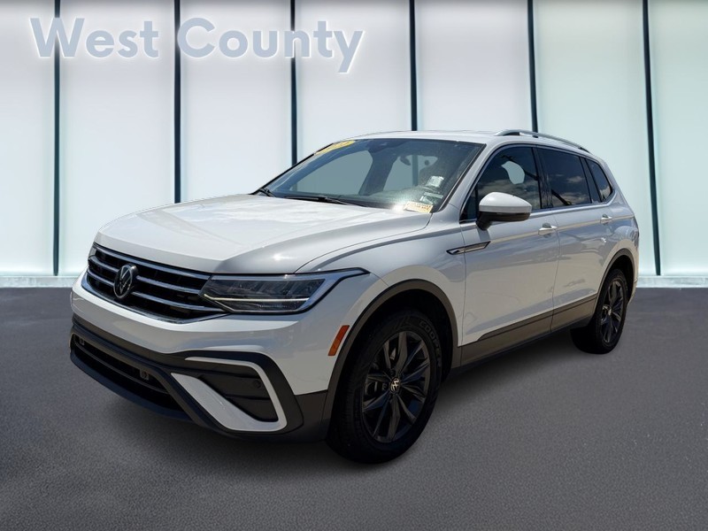 Volkswagen Tiguan Vehicle Full-screen Gallery Image 08