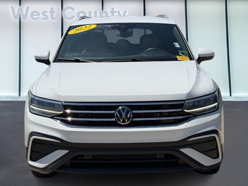Volkswagen Tiguan Vehicle Full-screen Gallery Image 09
