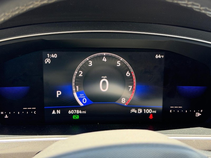Volkswagen Tiguan Vehicle Full-screen Gallery Image 18