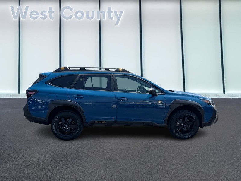Subaru Outback Vehicle Full-screen Gallery Image 02