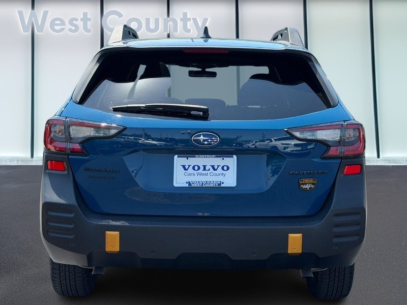 Subaru Outback Vehicle Full-screen Gallery Image 05