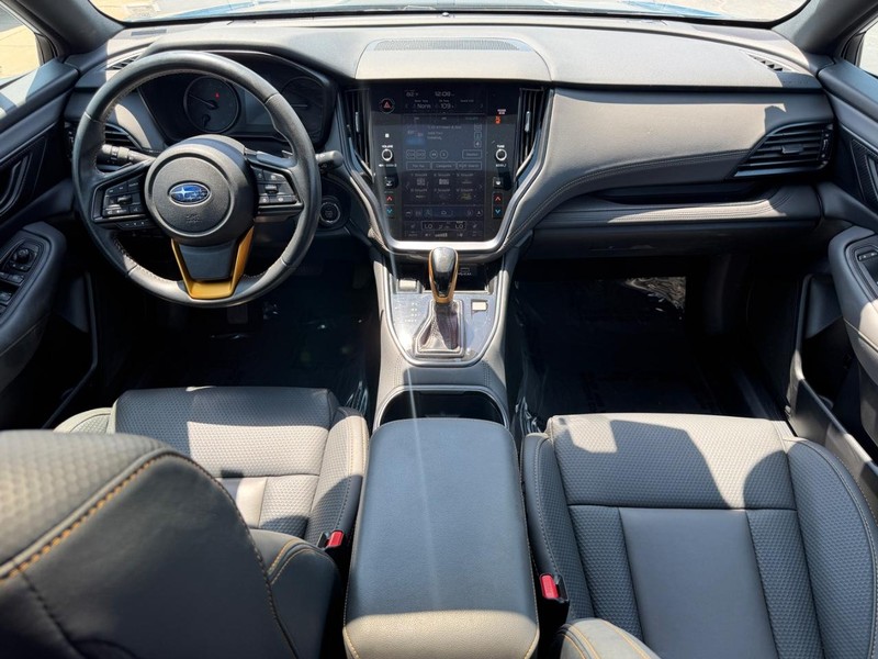 Subaru Outback Vehicle Full-screen Gallery Image 11