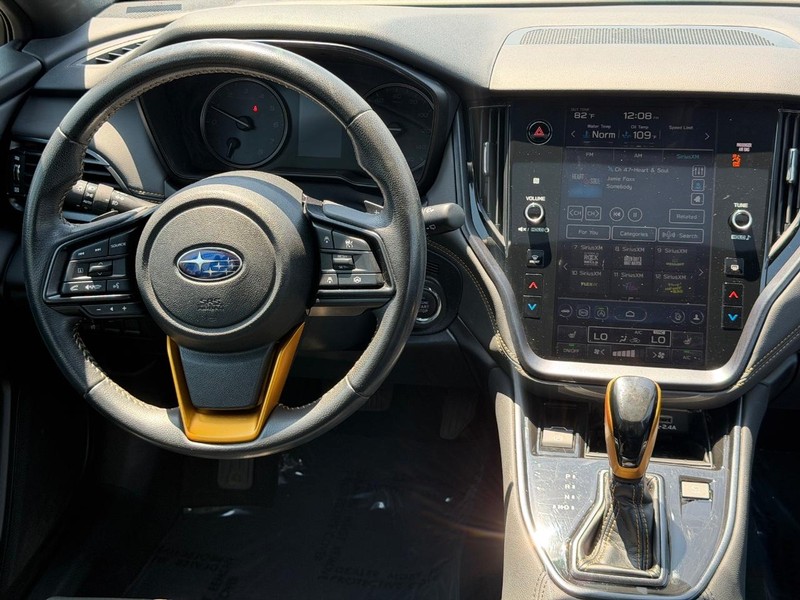 Subaru Outback Vehicle Full-screen Gallery Image 12