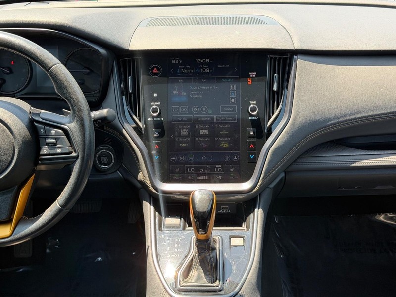 Subaru Outback Vehicle Full-screen Gallery Image 13