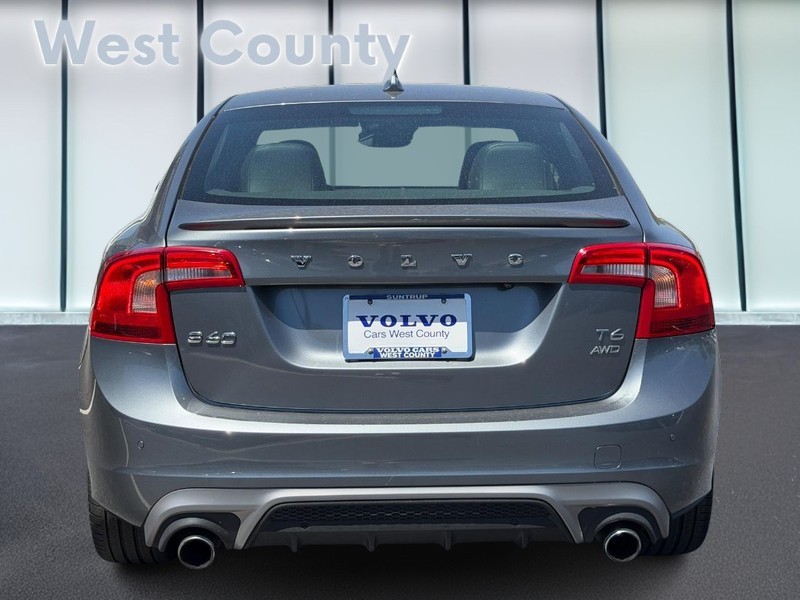 Volvo S60 Vehicle Full-screen Gallery Image 05