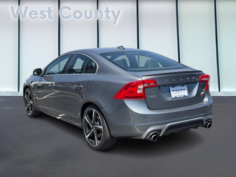 Volvo S60 Vehicle Full-screen Gallery Image 06