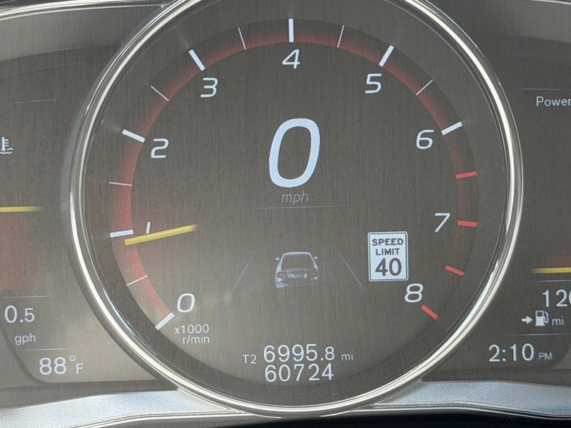 Volvo S60 Vehicle Full-screen Gallery Image 20