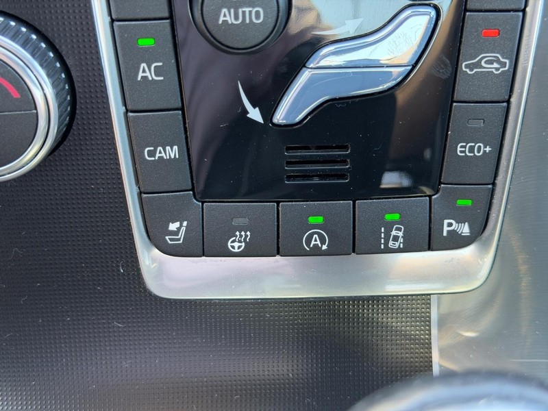 Volvo S60 Vehicle Full-screen Gallery Image 22
