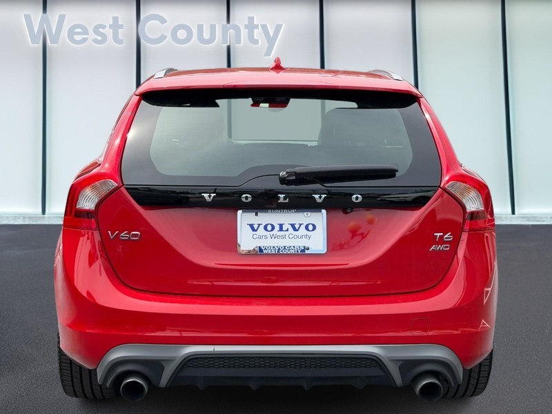 Volvo V60 Vehicle Full-screen Gallery Image 05
