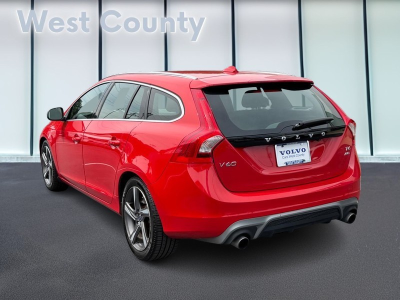Volvo V60 Vehicle Full-screen Gallery Image 06