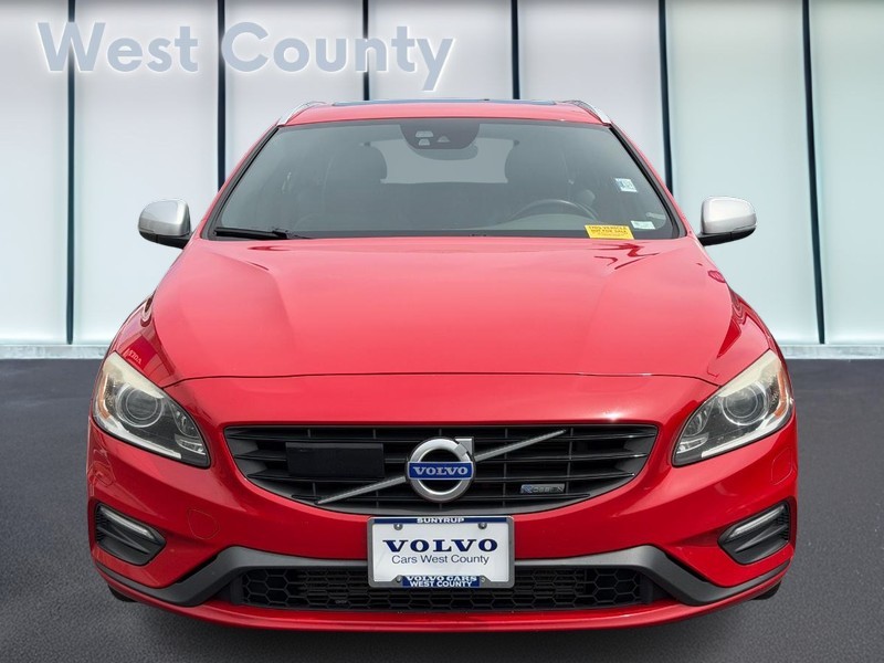Volvo V60 Vehicle Full-screen Gallery Image 09