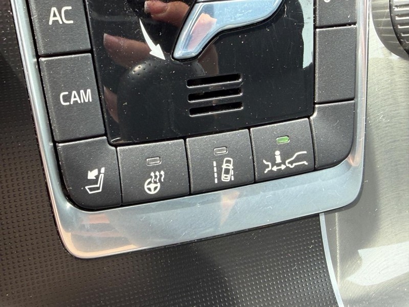 Volvo V60 Vehicle Full-screen Gallery Image 22