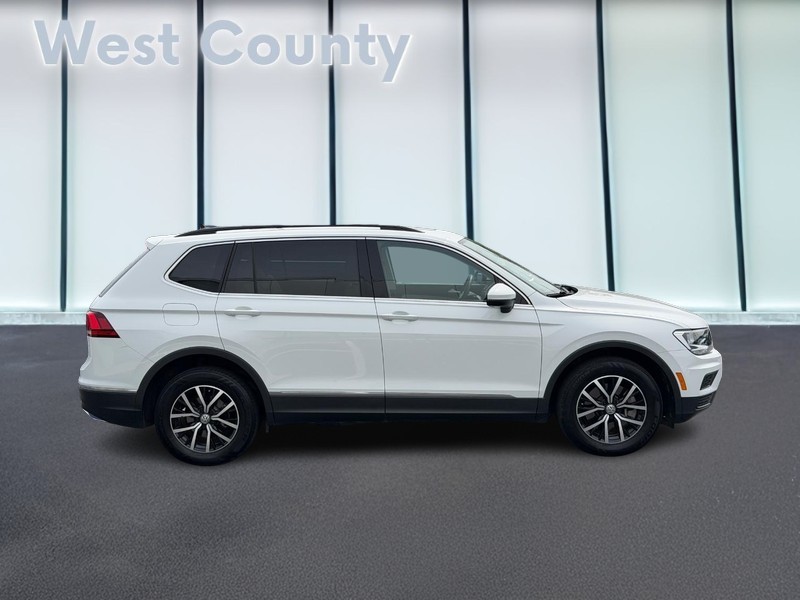 Volkswagen Tiguan Vehicle Full-screen Gallery Image 02