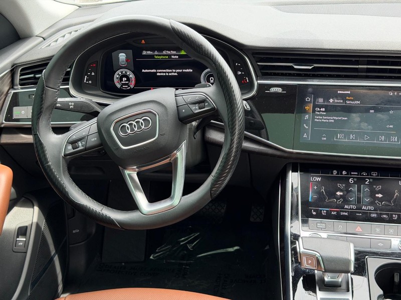 Audi Q8 Vehicle Full-screen Gallery Image 12
