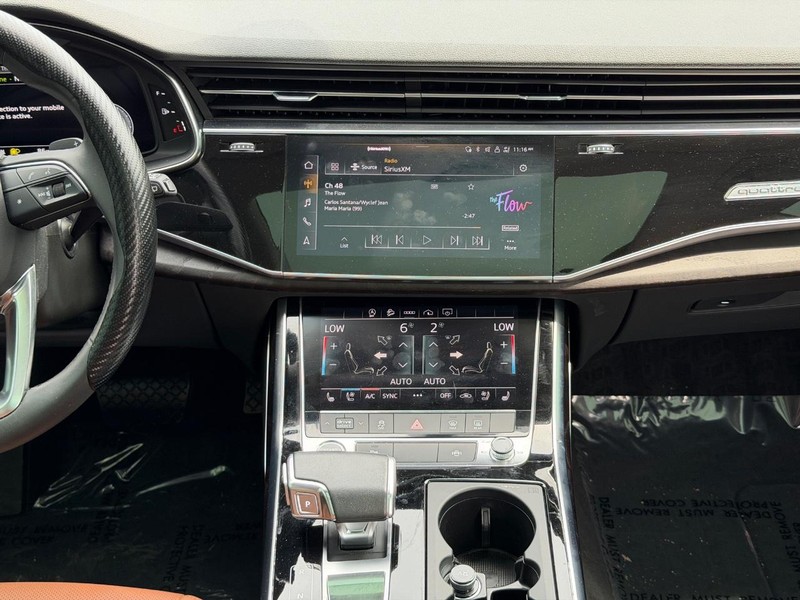 Audi Q8 Vehicle Full-screen Gallery Image 13