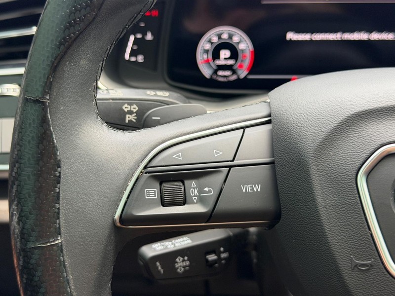 Audi Q8 Vehicle Full-screen Gallery Image 18