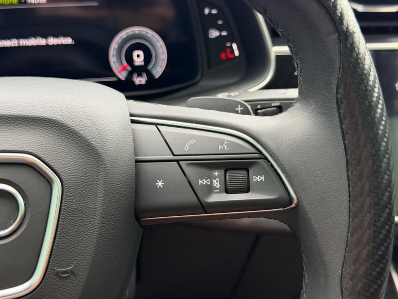 Audi Q8 Vehicle Full-screen Gallery Image 19