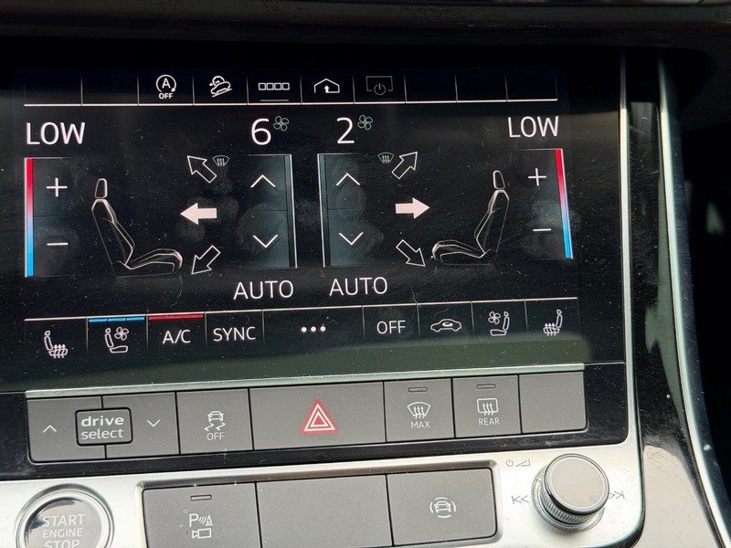 Audi Q8 Vehicle Full-screen Gallery Image 23