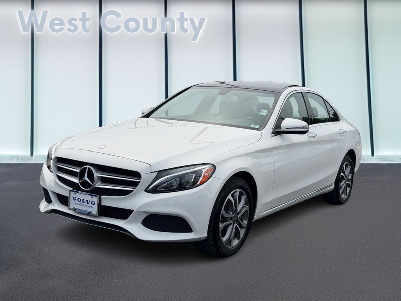 Mercedes-Benz C-Class Vehicle Full-screen Gallery Image 08
