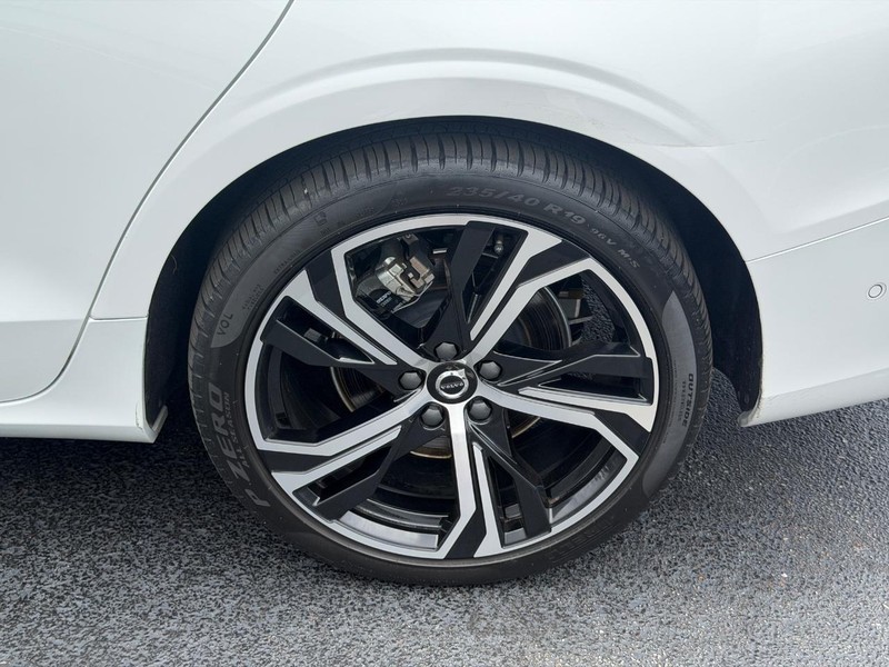 Volvo S60 Vehicle Full-screen Gallery Image 07