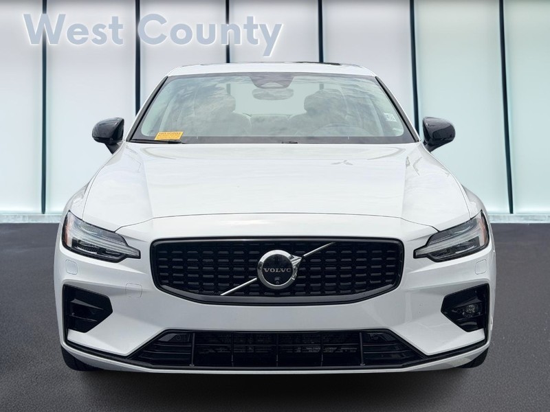 Volvo S60 Vehicle Full-screen Gallery Image 09