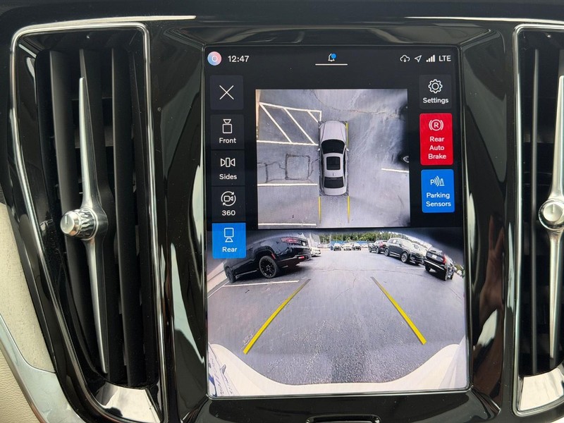 Volvo S60 Vehicle Full-screen Gallery Image 18