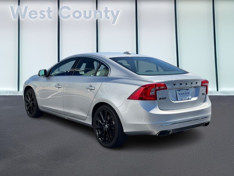 Volvo S60 Inscription Vehicle Full-screen Gallery Image 06