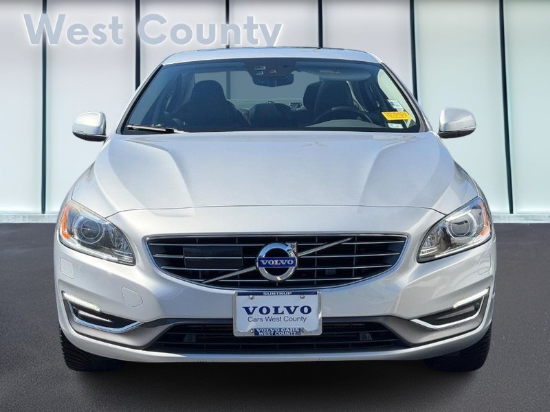 Volvo S60 Inscription Vehicle Full-screen Gallery Image 09