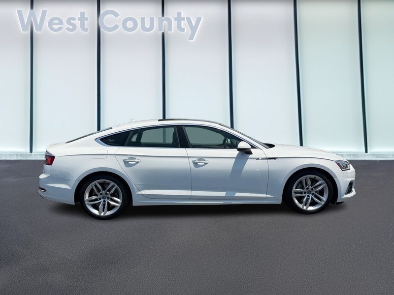 Audi A5 Sportback Vehicle Full-screen Gallery Image 02