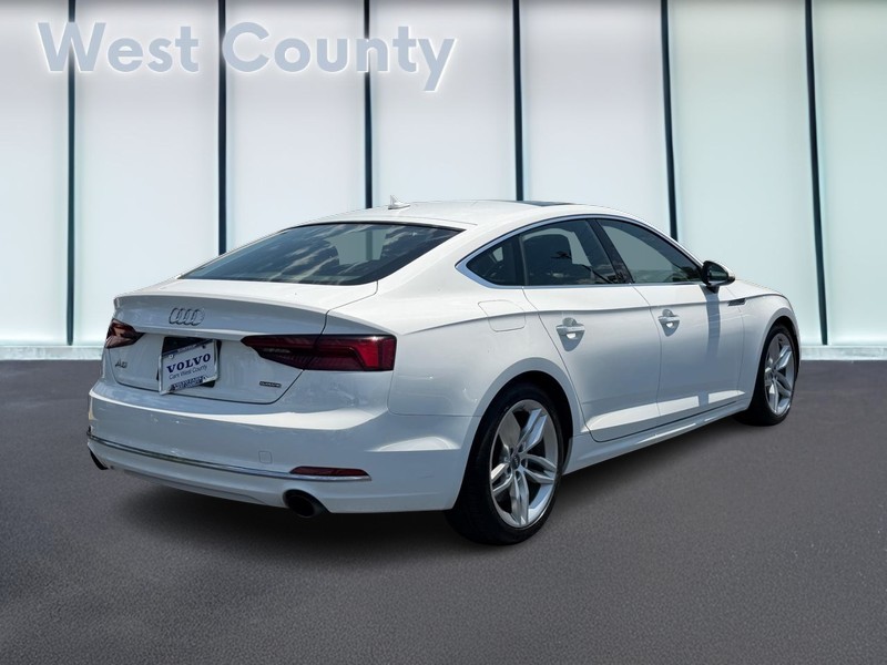 Audi A5 Sportback Vehicle Full-screen Gallery Image 03