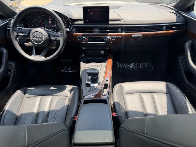 Audi A5 Sportback Vehicle Full-screen Gallery Image 11