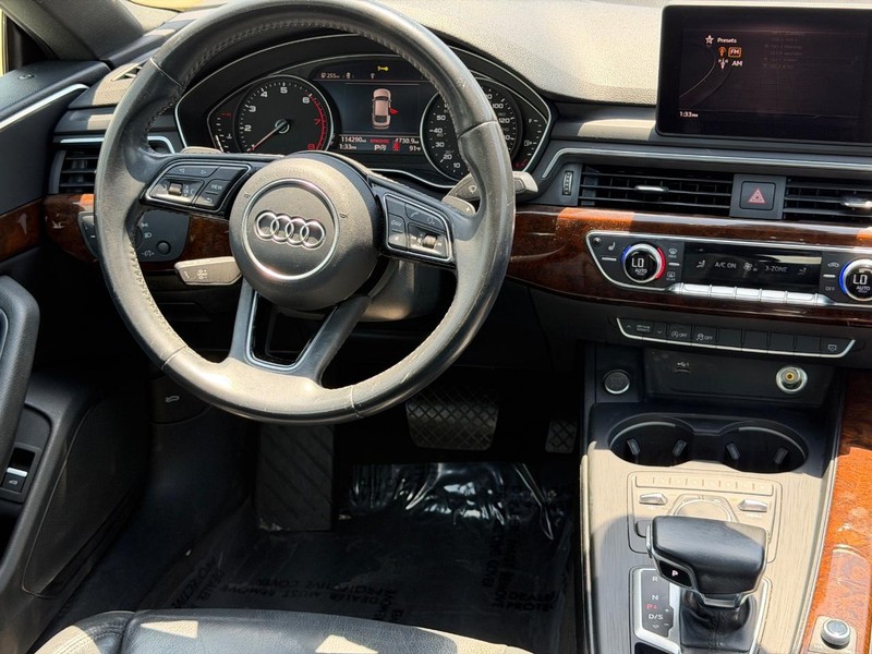 Audi A5 Sportback Vehicle Full-screen Gallery Image 12