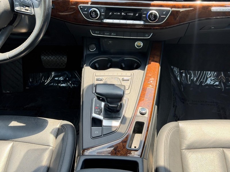 Audi A5 Sportback Vehicle Full-screen Gallery Image 14