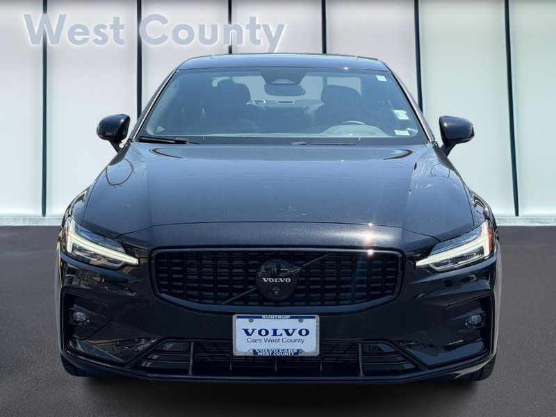 Volvo S60 Vehicle Full-screen Gallery Image 09