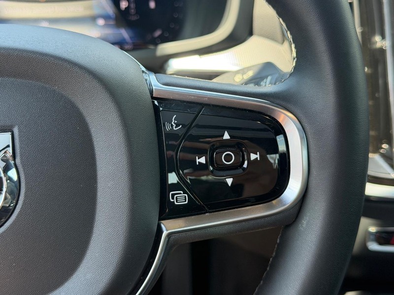 Volvo S60 Vehicle Full-screen Gallery Image 17