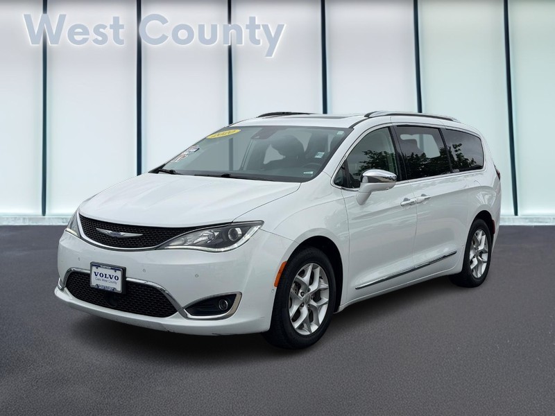 Chrysler Pacifica Vehicle Full-screen Gallery Image 08