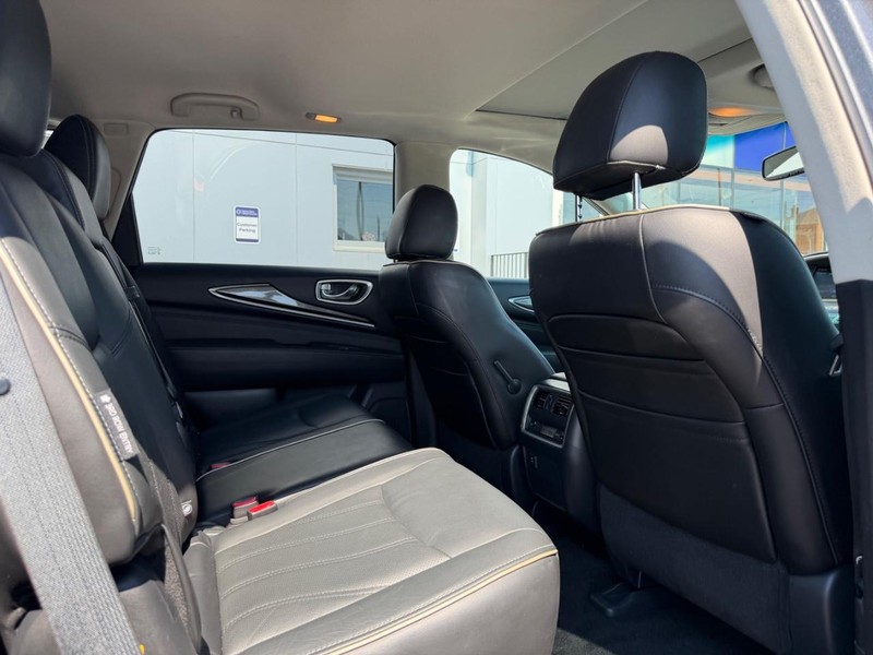 INFINITI QX60 Vehicle Full-screen Gallery Image 10