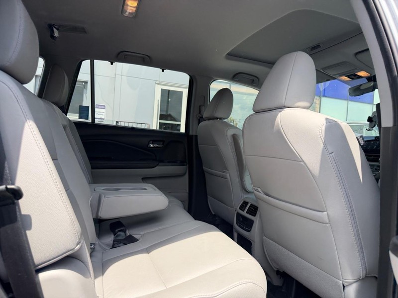 Honda Pilot Vehicle Full-screen Gallery Image 10
