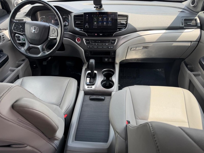 Honda Pilot Vehicle Full-screen Gallery Image 11